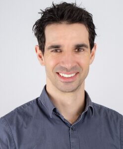 Headshot of Dr. Reto Auer